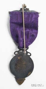 Знак INDEPENDENT ORDER OF ODDFELLOWS MANCHESTER UNITY – МАНЧЕСТЕРСКИЙ СОЮЗ НЕЗАВИСИМОГО ОРДЕНА ТАЙНОГО БРАТСТВА