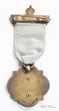 Знак RMIB 1937. STEWARD ROYAL MASONIC INSTITUTION FOR BOYS.  – Королевский Масонский институт для мальчиков.