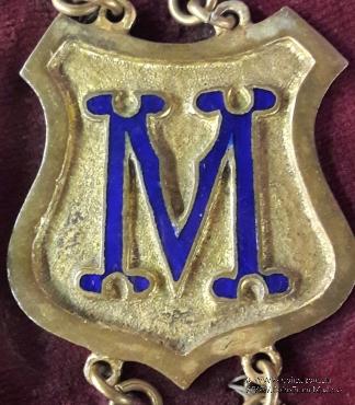 Церемониальная нашейная лента.