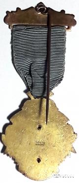 Знак STEWARD ROYAL MASONIC INSTITUTION FOR BOYS. – Королевский Масонский благотворительный институт для мальчиков.