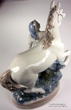 Девушка с лошадью