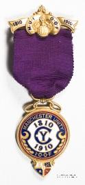 Знак INDEPENDENT ORDER OF ODDFELLOWS MANCHESTER UNITY – МАНЧЕСТЕРСКИЙ СОЮЗ НЕЗАВИСИМОГО ОРДЕНА ТАЙНОГО БРАТСТВА