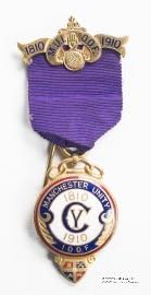 Знак INDEPENDENT ORDER OF ODDFELLOWS MANCHESTER UNITY – МАНЧЕСТЕРСКИЙ СОЮЗ НЕЗАВИСИМОГО ОРДЕНА ТАЙНОГО БРАТСТВА