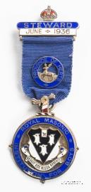 Знак RMIB 1936. STEWARD ROYAL MASONIC INSTITUTION FOR BOYS.  – Королевский Масонский институт для мальчиков.