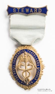 Знак RMIB 19--. STEWARD ROYAL MASONIC INSTITUTION FOR BOYS.  – Королевский Масонский институт для мальчиков.