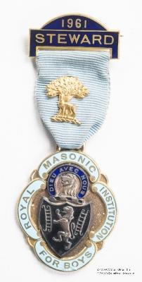 Знак RMIB 1961. STEWARD ROYAL MASONIC INSTITUTION FOR BOYS.  – Королевский Масонский институт для мальчиков.
