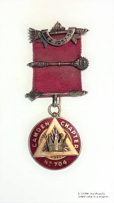 Масонский знак Первого принципала капитула Королевской арки Most Excellent Zerubbabel (Знак Наилучшего Заровавеля).