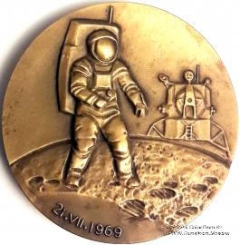 Первый человек на луне Н. Армстронг. 21.VII.69 г. 