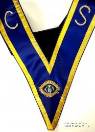 Церемониальная нашейная лента Провинциальной Ложи.