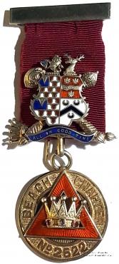 Масонский знак Первого принципала капитула Королевской арки Most Excellent Zerubbabel (Знак Наилучшего Заровавеля)