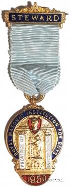 Знак RMIB 1950. STEWARD ROYAL MASONIC INSTITUTION FOR BOYS. – Королевский Масонский институт для мальчиков.