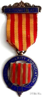 Знак Масонской благотворительной ассоциации.